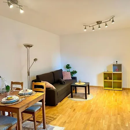 Apartment Happy Near Airport With Free Parking