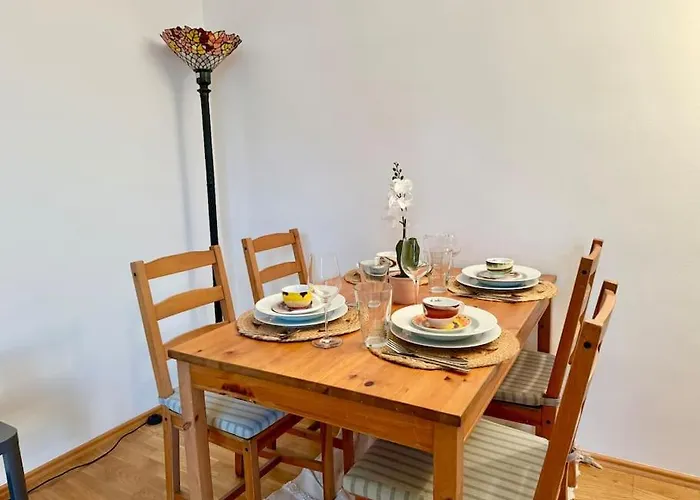 Happy Near Airport With Free Parking Apartment Schwechat