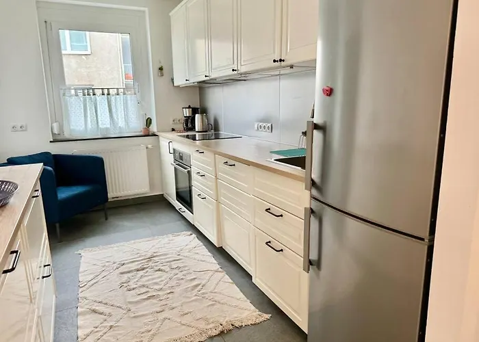 Happy Near Airport With Free Parking *